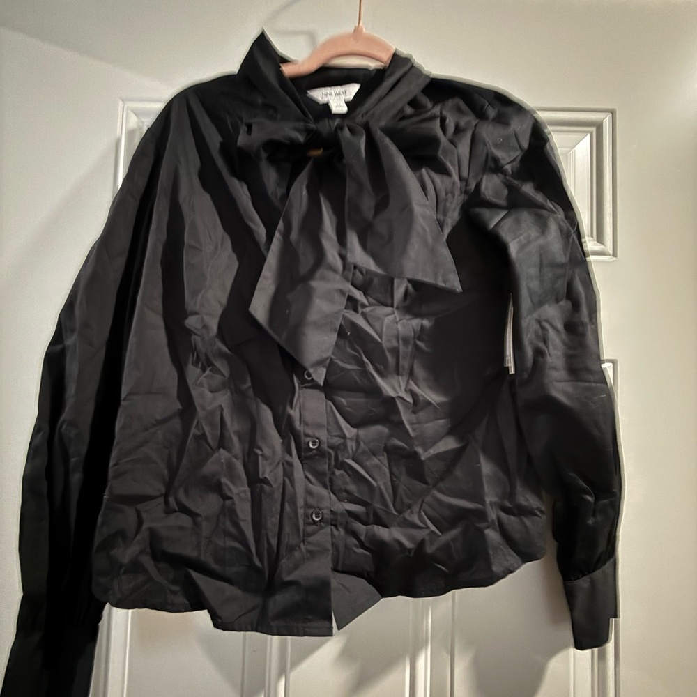Kohl's Black Women's dress shirt with Bow Accent